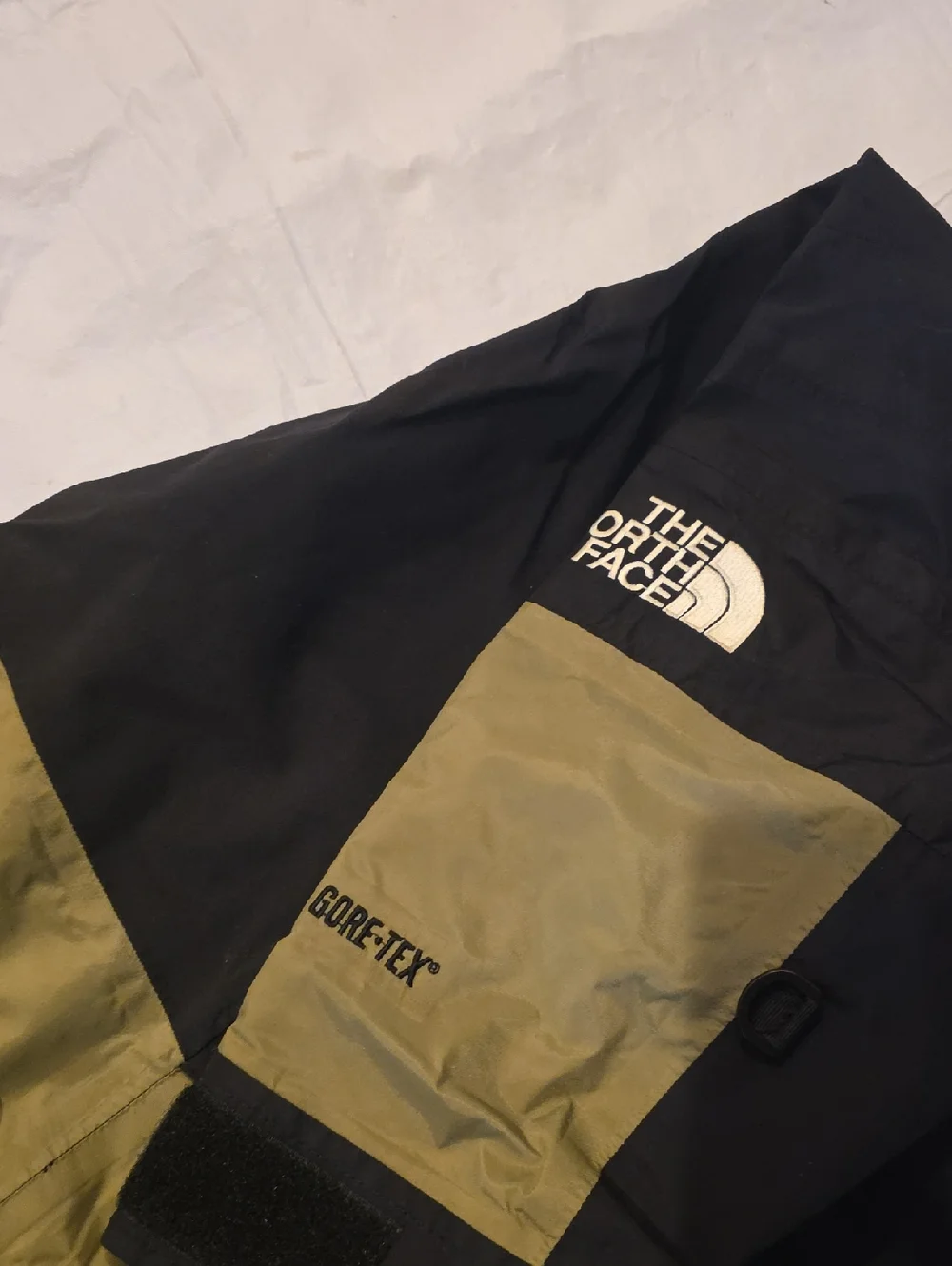 The North Face Gore-Tex Vintage Men’s Mountain Light Shell Jacket Tumbleweed‎ M